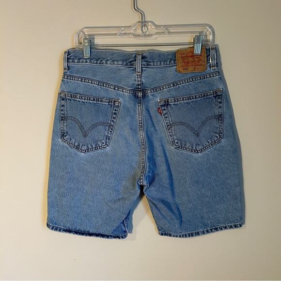 Levi’s Vintage 505 Regular Fit Light Wash 8-Inch Inseam Denim Shorts Size W32 - Picture 5 of 11